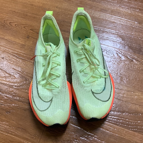 Nike Air Zoom Alphafly Next% Lightweight Running Sneakers - Picture 4 of 9